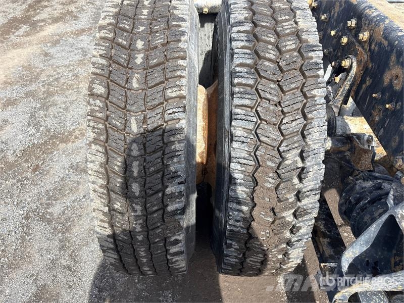 International 4300M7SBA Cabinas