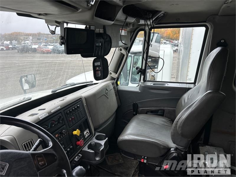 International 4400 Plataformas aéreas montadas em camião