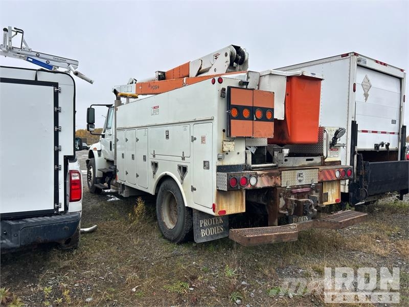 International 4400 Plataformas aéreas montadas em camião