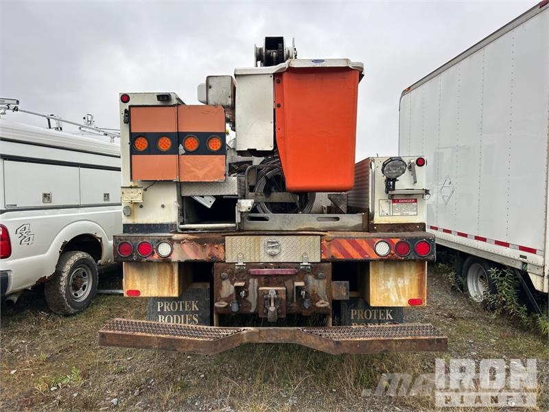 International 4400 Plataformas aéreas montadas em camião