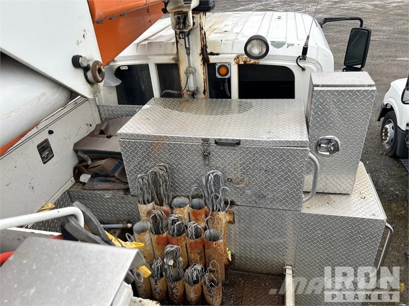 International 4400 Plataformas aéreas montadas em camião