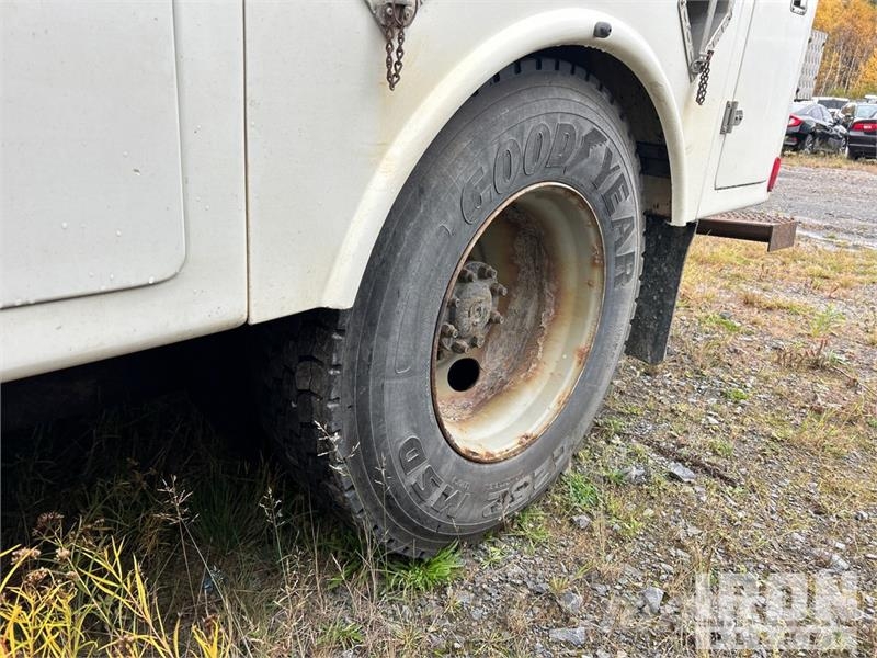 International 4400 Plataformas aéreas montadas em camião