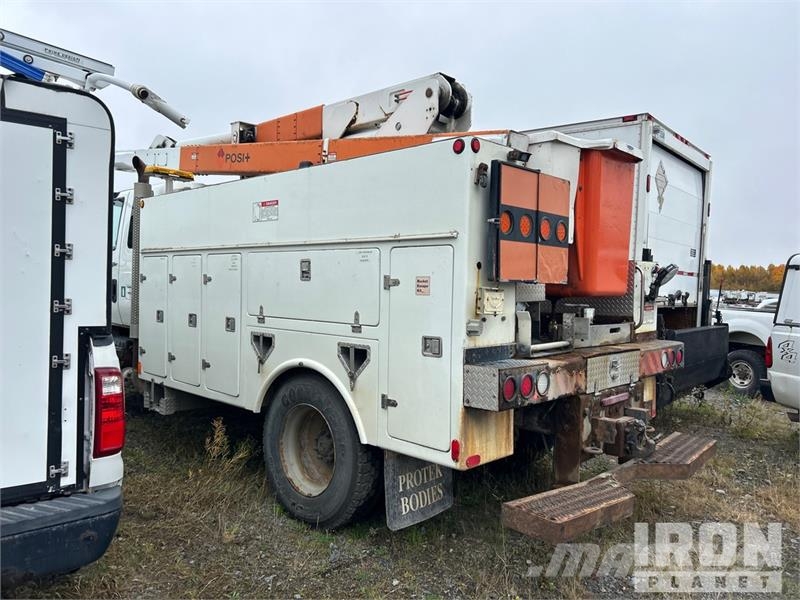 International 4400 Plataformas aéreas montadas em camião