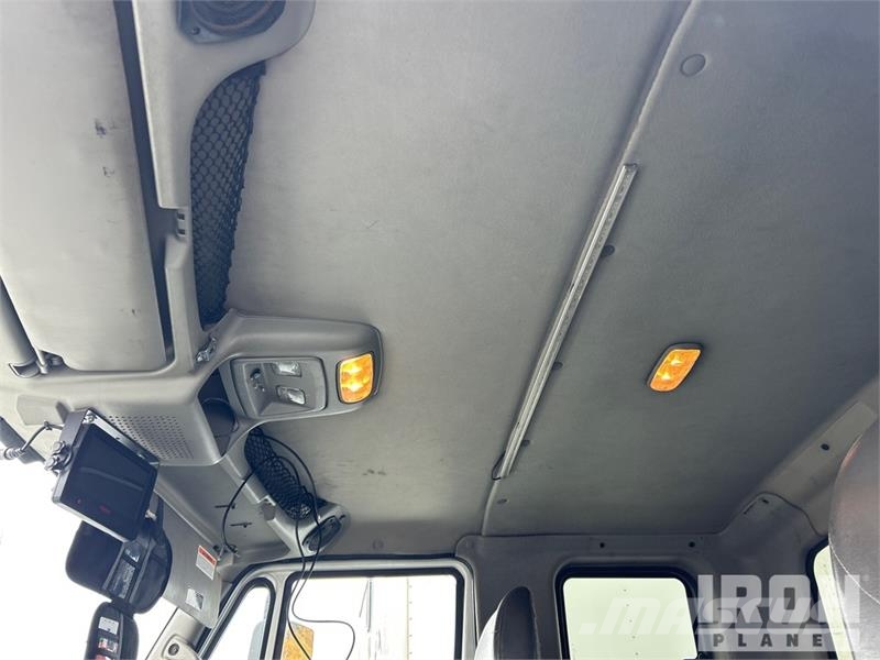 International 4400 Plataformas aéreas montadas em camião