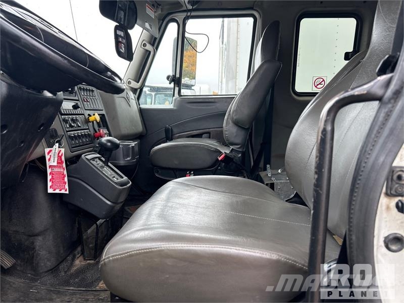 International 4400 Plataformas aéreas montadas em camião