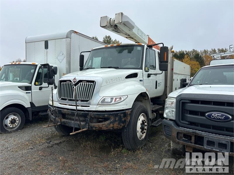 International 4400 Plataformas aéreas montadas em camião