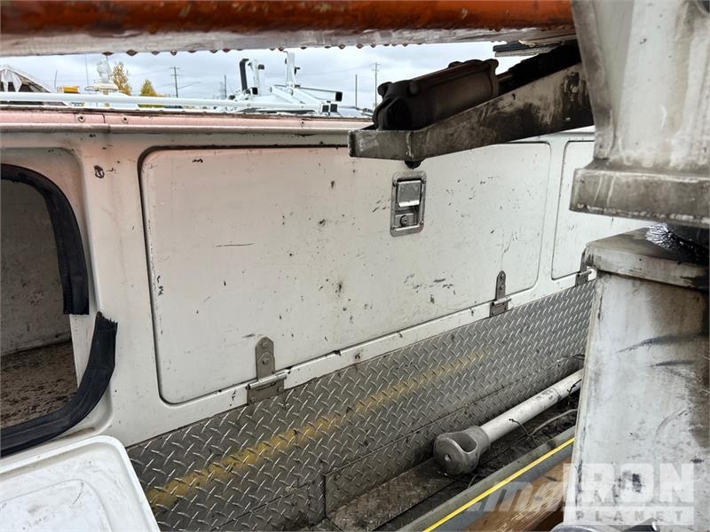 International 4400 Plataformas aéreas montadas em camião