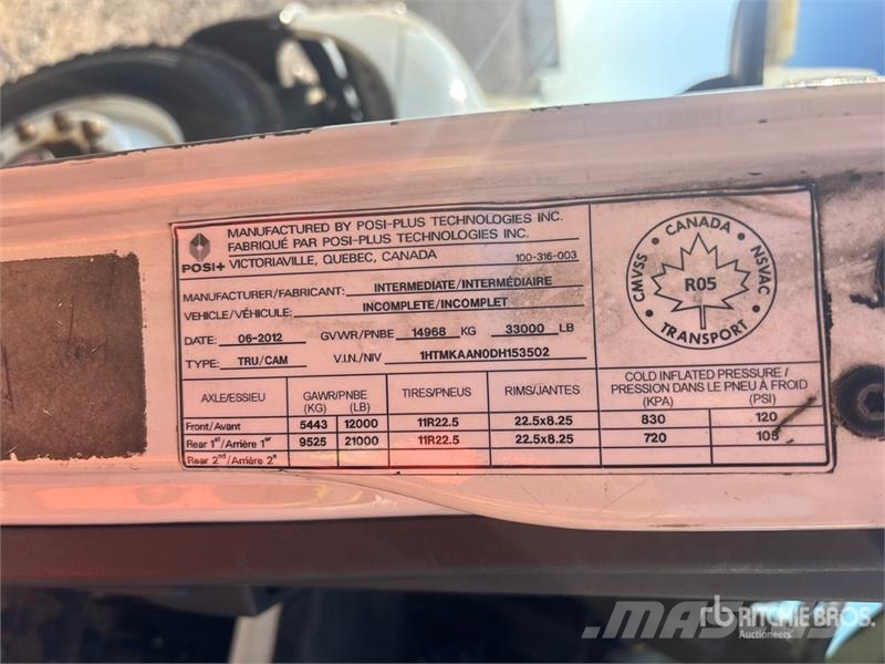 International 4400 Teherautóra szerelt emelők és állványok