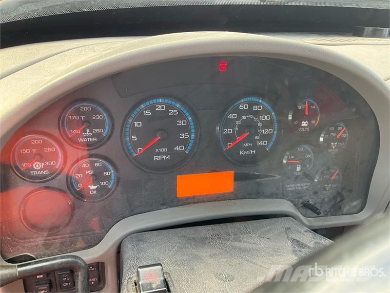International 4400 SBA Avtokošare