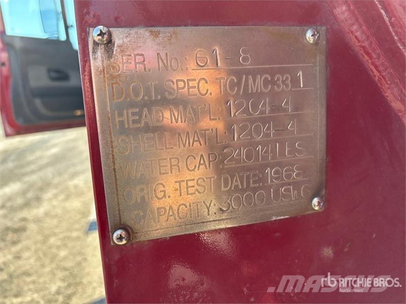 International 4400 SBA 3000 gal 4x2 Propane Delivery Truck Other trucks