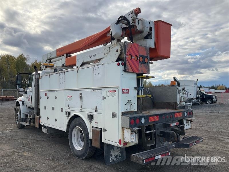 International 4400 SBA Avtokošare