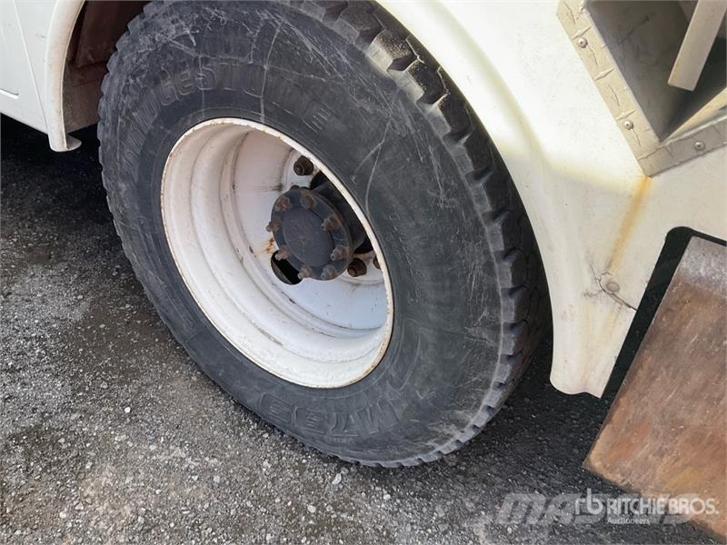 International 4400 SBA Avtokošare