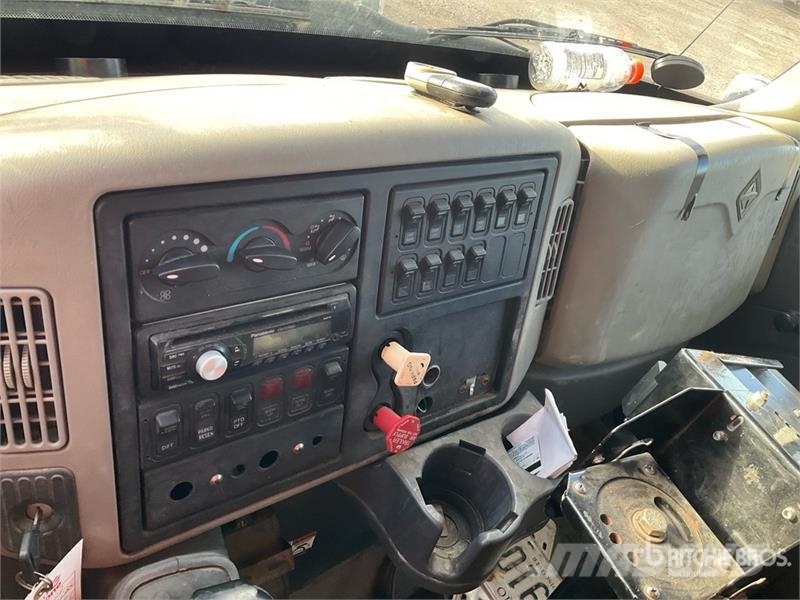 International 4400 SBA Avtokošare