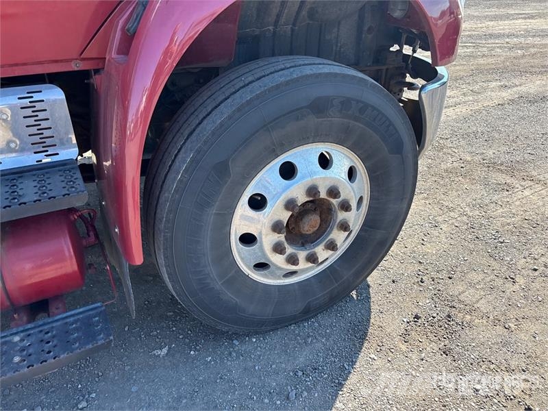International 4400 SBA 3000 gal 4x2 Propane Delivery Truck Other trucks