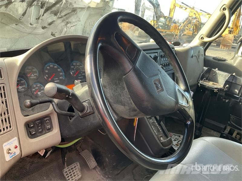 International 4400 SBA Avtokošare