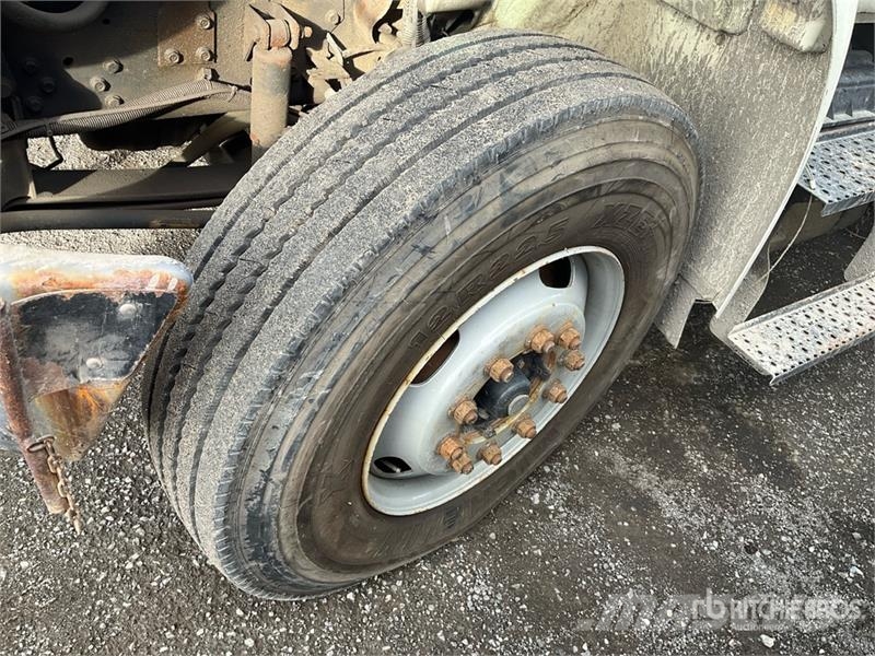International 4400 SBA Avtokošare