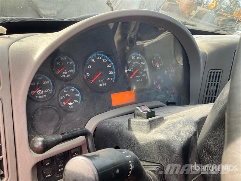 International 4400 SBA Avtokošare