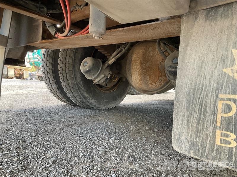 International 4400 SBA Avtokošare