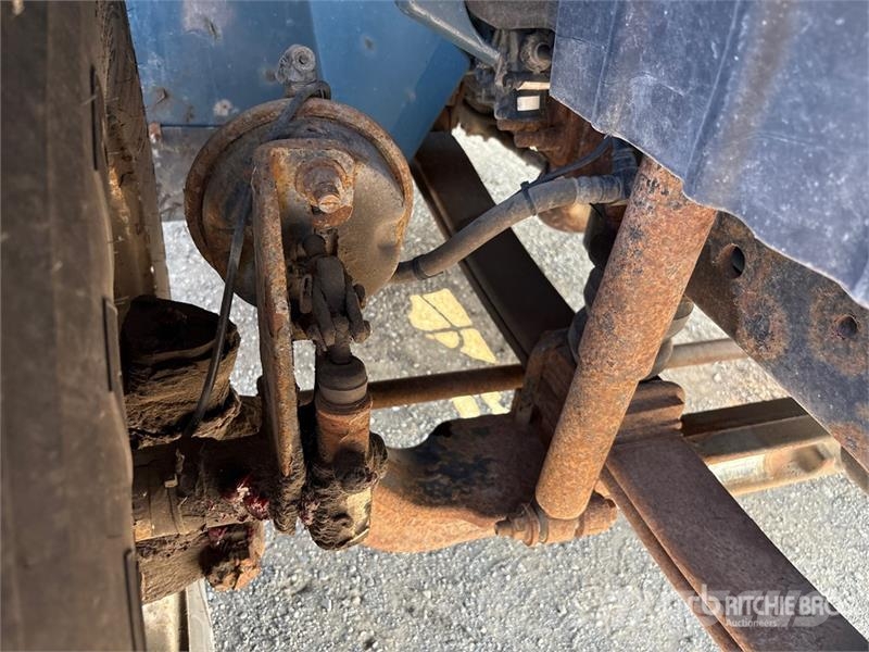 International 4400SBA Flakbilar/Pickuper