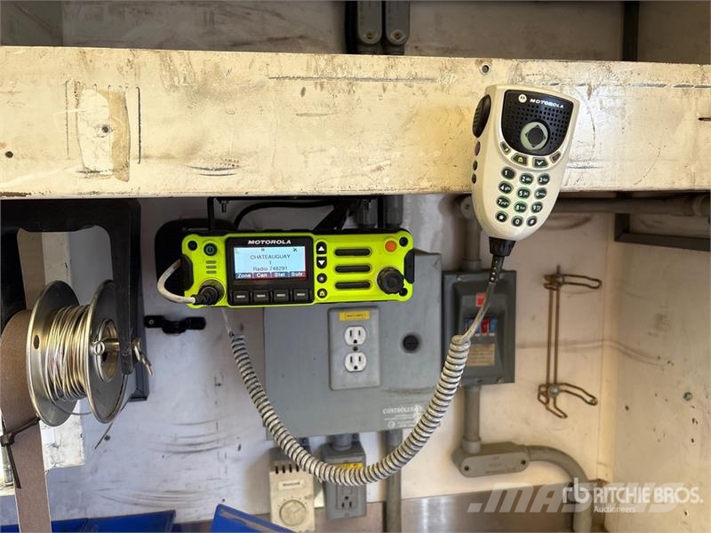 International 4400SBA Flakbilar/Pickuper