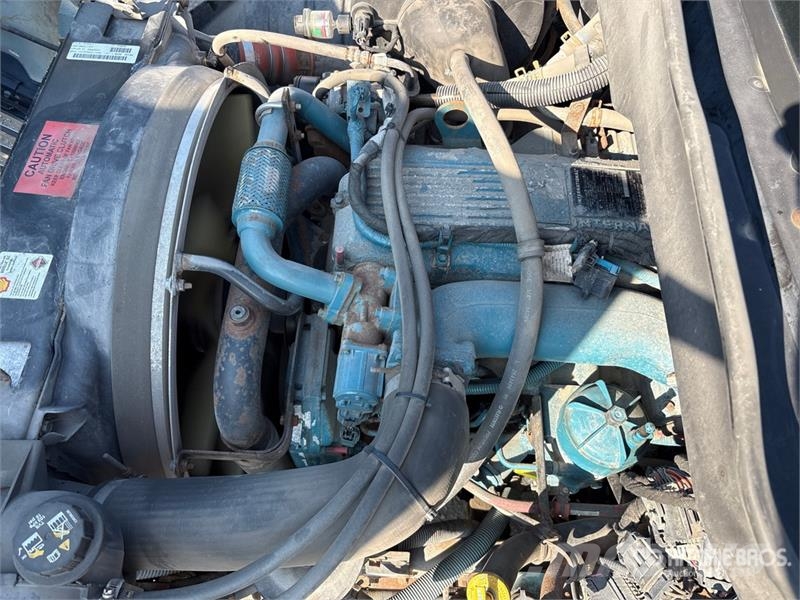 International 4400SBA Flakbilar/Pickuper
