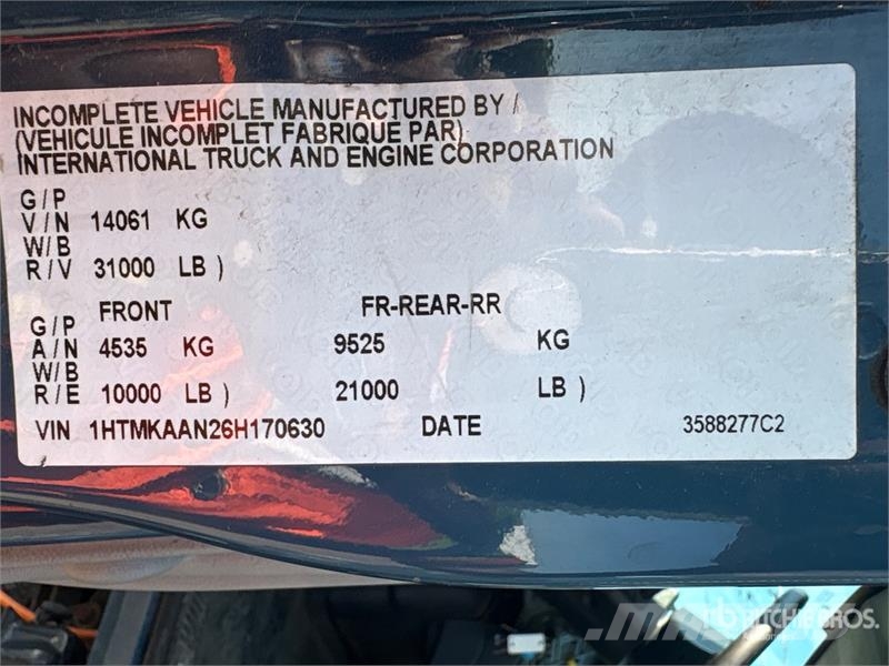 International 4400SBA Flakbilar/Pickuper