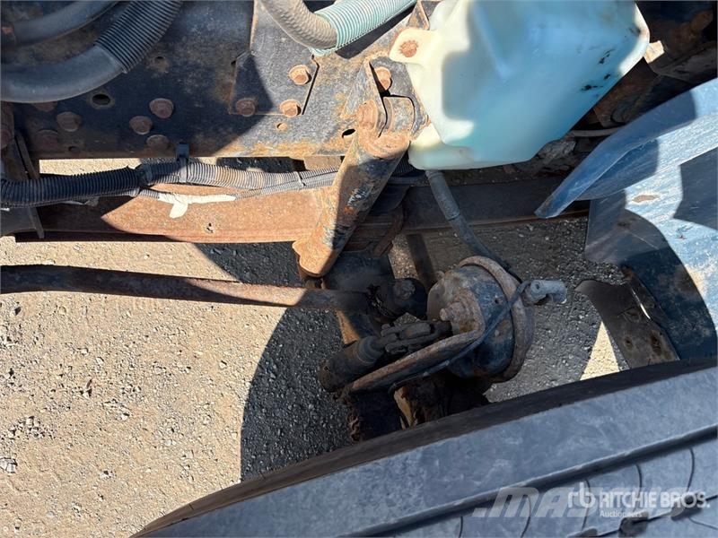 International 4400SBA Flakbilar/Pickuper