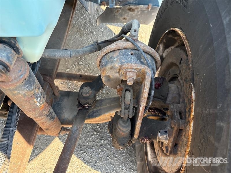 International 4400SBA Flakbilar/Pickuper