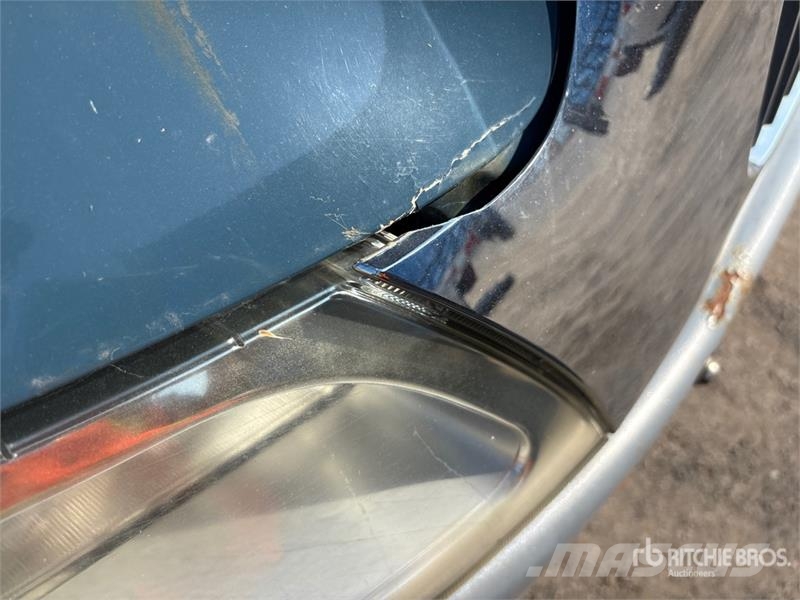 International 4400SBA Flakbilar/Pickuper