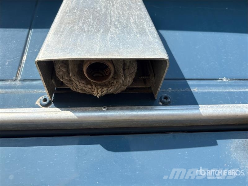 International 4400SBA Flakbilar/Pickuper