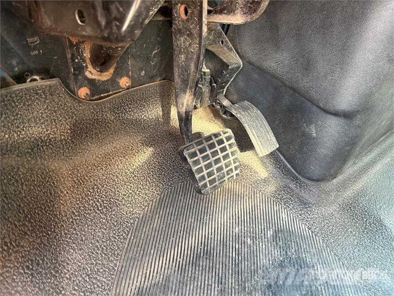 International 4400SBA Flakbilar/Pickuper