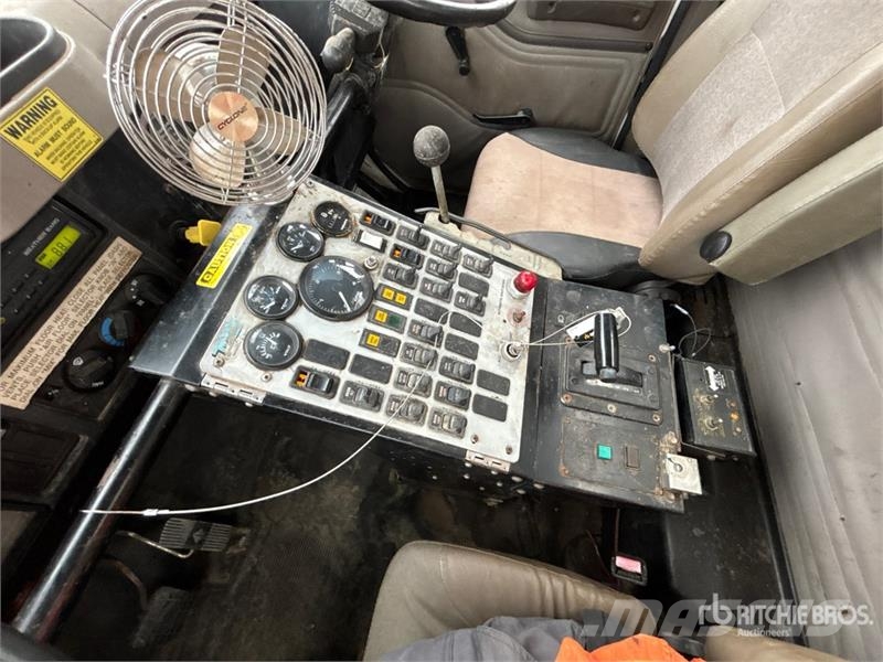 International 4700 Ielu tīrāmās mašīnas