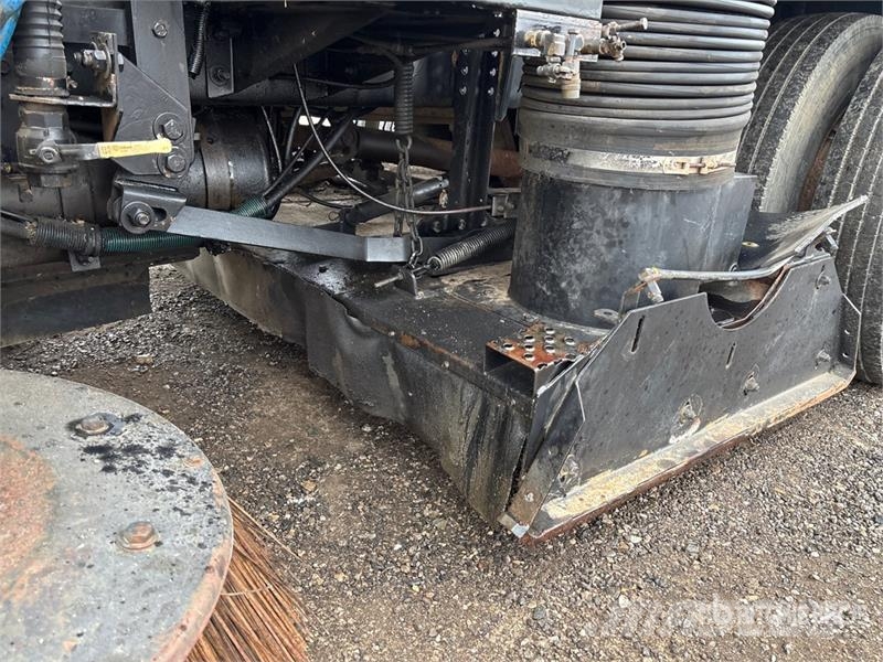 International 4700 Ielu tīrāmās mašīnas