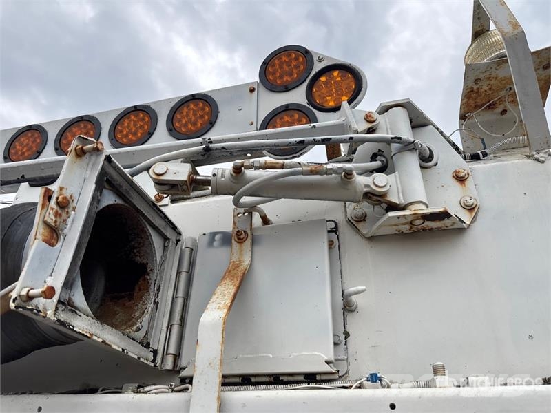 International 4700 Ielu tīrāmās mašīnas