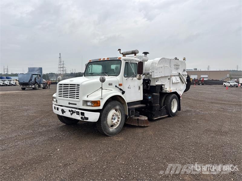 International 4700 Ielu tīrāmās mašīnas