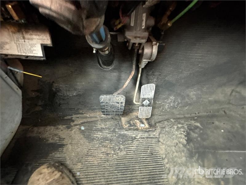International 4700 Ielu tīrāmās mašīnas