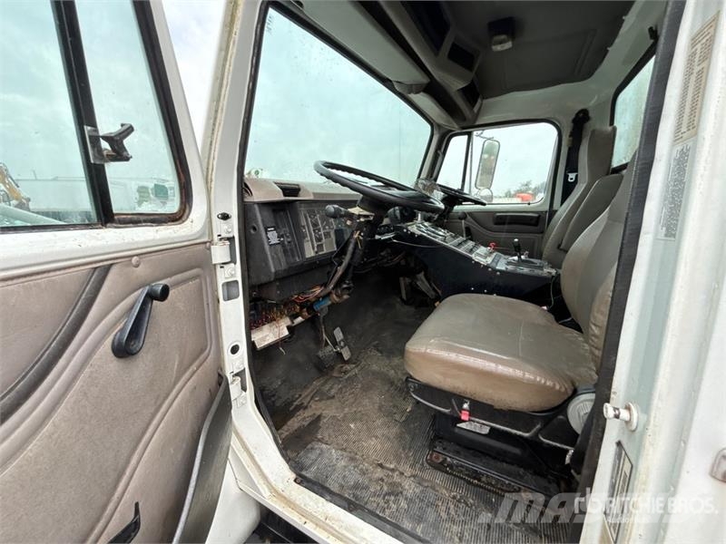International 4700 Ielu tīrāmās mašīnas