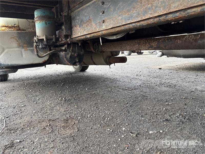 International 4700 شاحنات ذات هيكل صندوقي