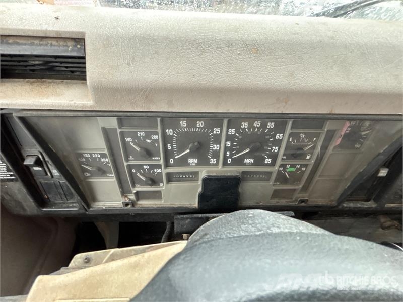 International 4700 Ielu tīrāmās mašīnas