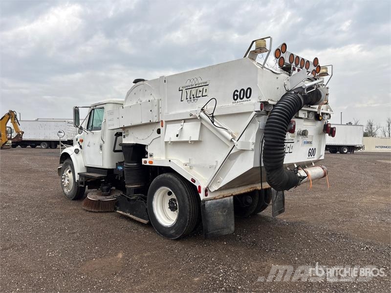 International 4700 Ielu tīrāmās mašīnas