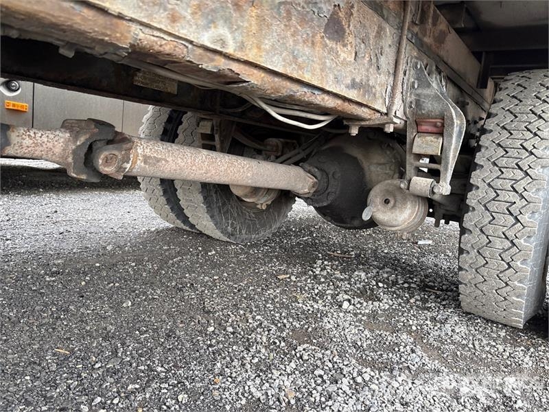 International 4700 شاحنات ذات هيكل صندوقي