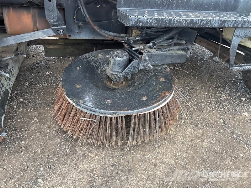 International 4700 Ielu tīrāmās mašīnas