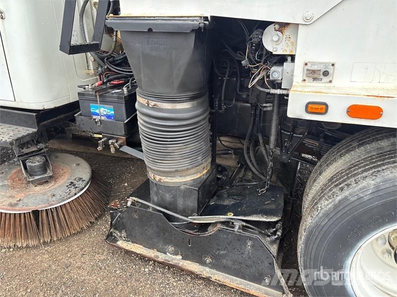 International 4700 Ielu tīrāmās mašīnas