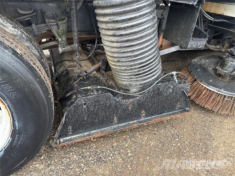 International 4700 Ielu tīrāmās mašīnas