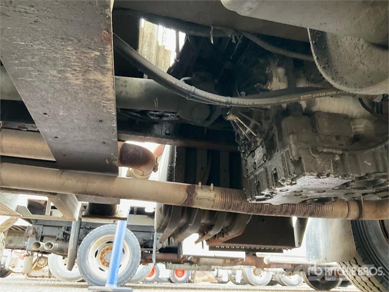 International 4900 Teherautóra szerelt emelők és állványok