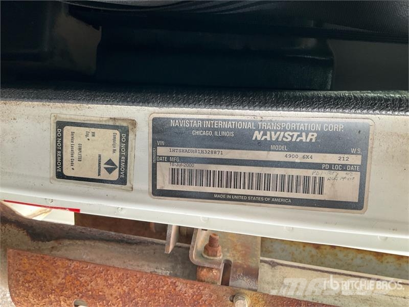 International 4900 Teherautóra szerelt emelők és állványok