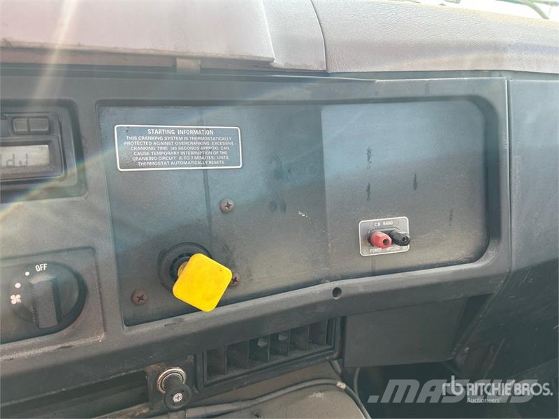 International 4900 Cabinas