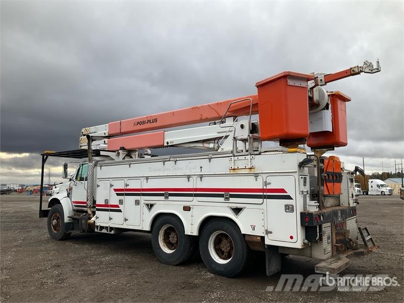 International 4900 Teherautóra szerelt emelők és állványok