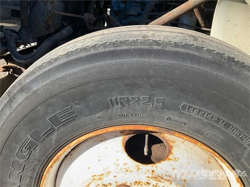 International 4900 Автокрани