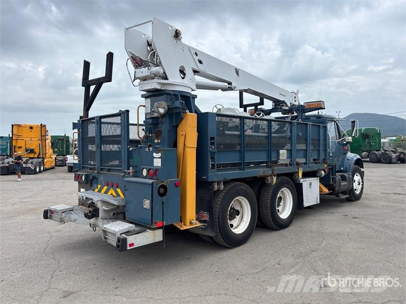 International 4900 Mobile drill rig trucks